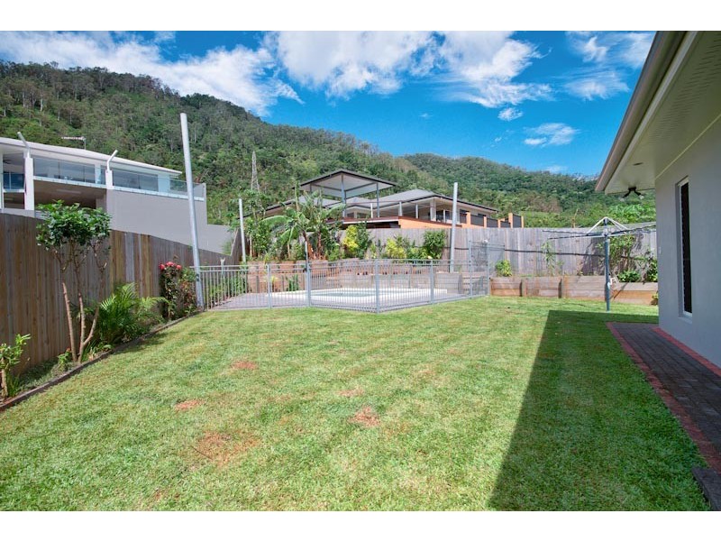 6 Wrasse Close, Kanimbla QLD 4870