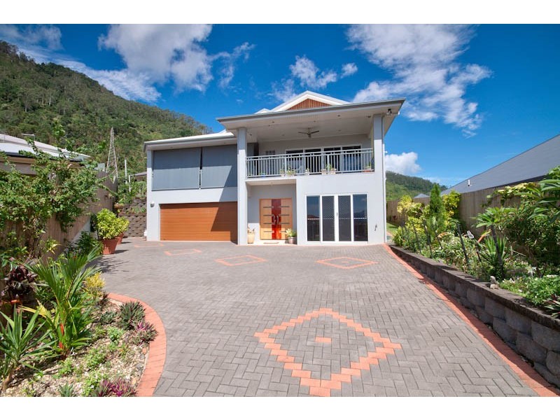 6 Wrasse Close, Kanimbla QLD 4870