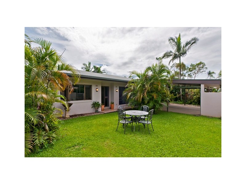 14 Hadrian Ave, Mooroobool QLD 4870