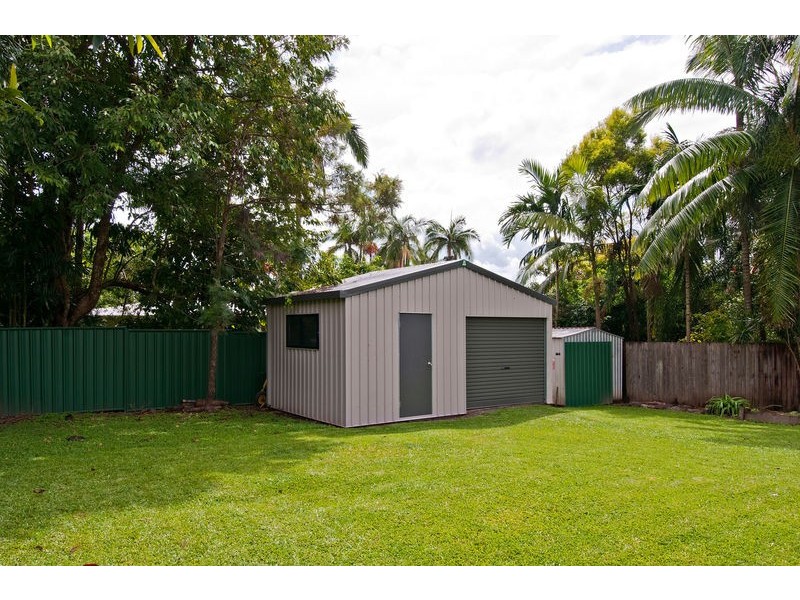 14 Hadrian Ave, Mooroobool QLD 4870