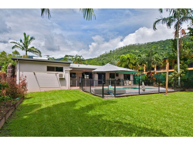 14 Hadrian Ave, Mooroobool QLD 4870