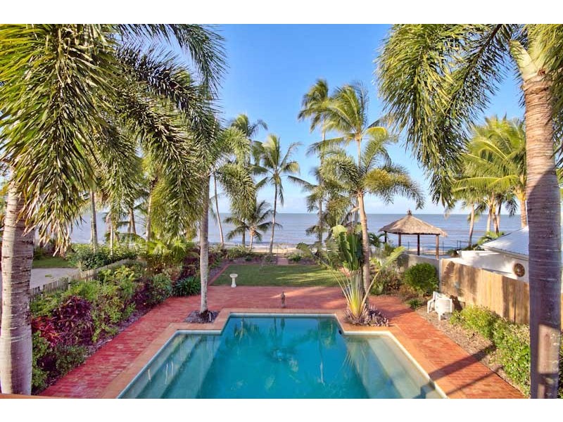 38 Hibiscus Lane, Holloways Beach QLD 4878