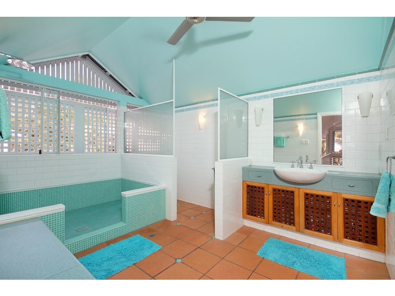 38 Hibiscus Lane, Holloways Beach QLD 4878