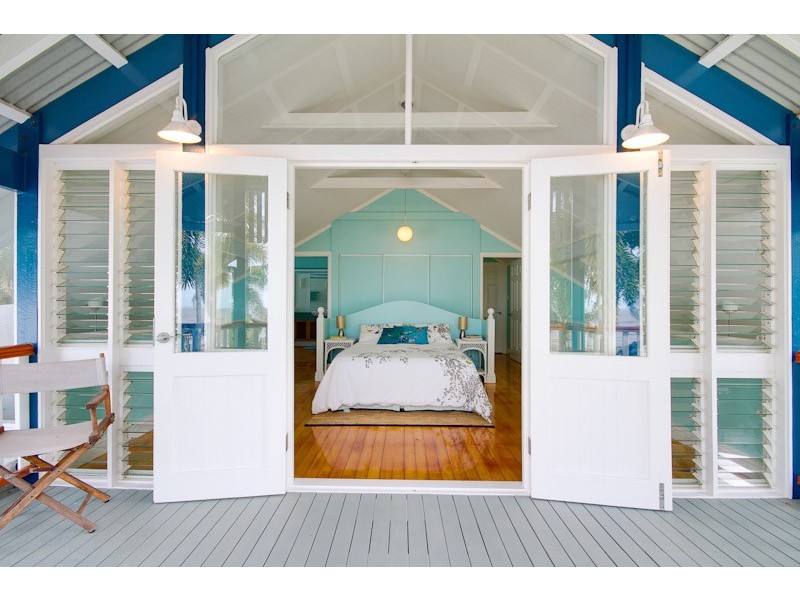 38 Hibiscus Lane, Holloways Beach QLD 4878