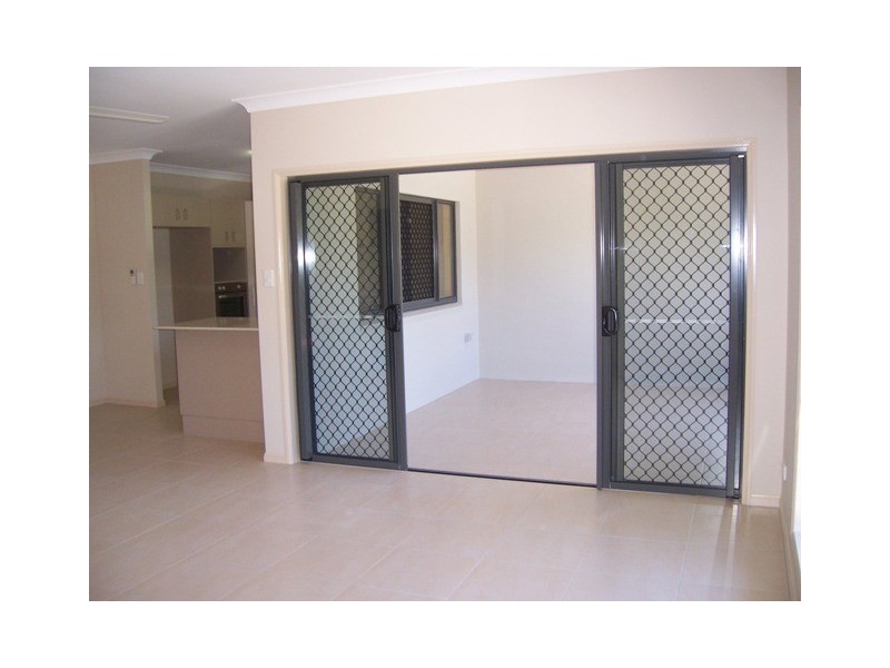 Manoora QLD 4870