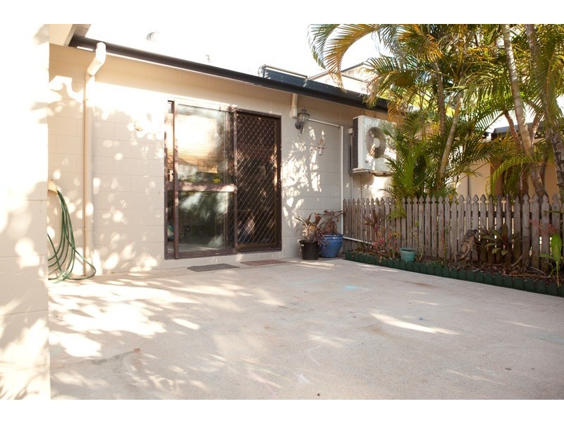 13/1  Joan Street, Bungalow QLD 4870