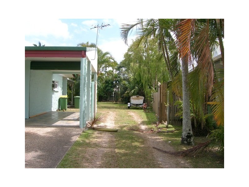 Bentley Park QLD 4869