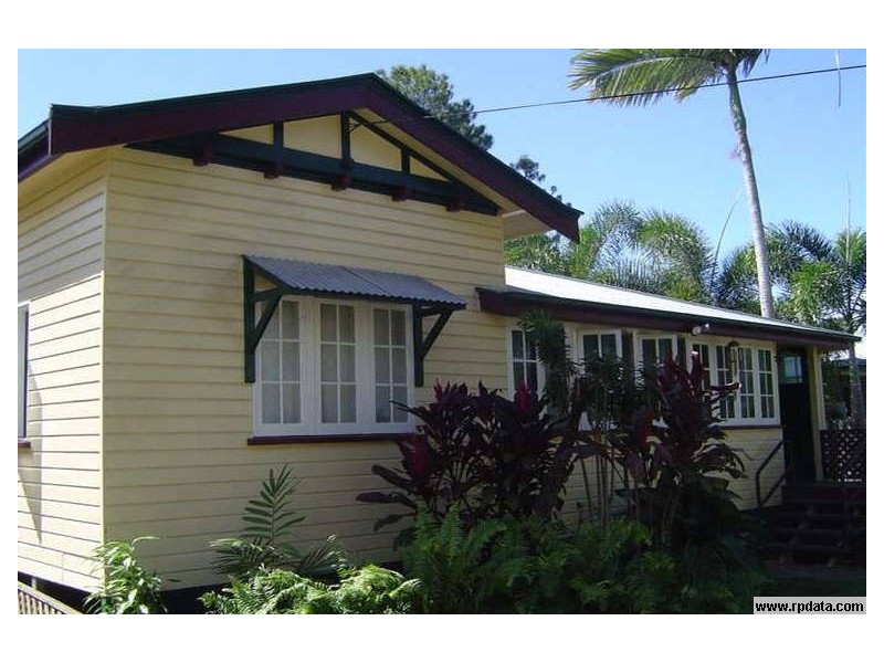 16 Miles Street, Manoora QLD 4870