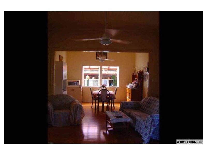 16 Miles Street, Manoora QLD 4870