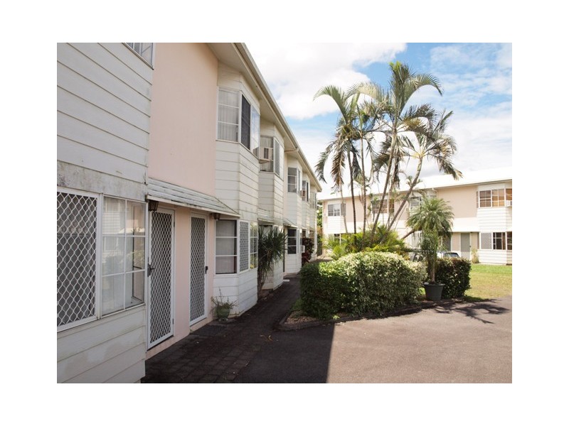 4/11 Brown Street, Woree QLD 4868