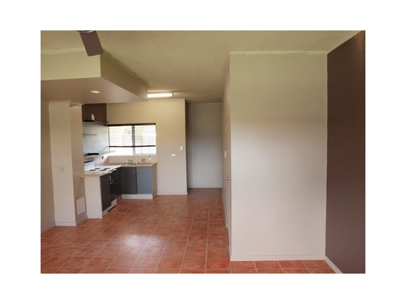 4/11 Brown Street, Woree QLD 4868