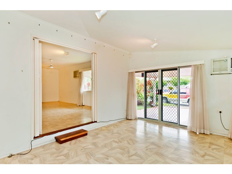 39 Koch Street, Mooroobool QLD 4870