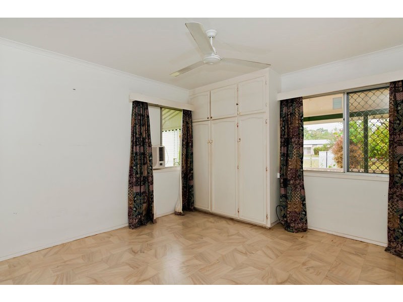 39 Koch Street, Mooroobool QLD 4870