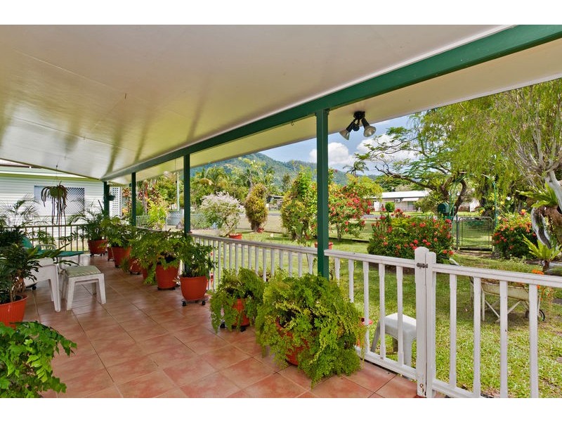 39 Koch Street, Mooroobool QLD 4870