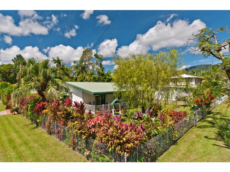 39 Koch Street, Mooroobool QLD 4870