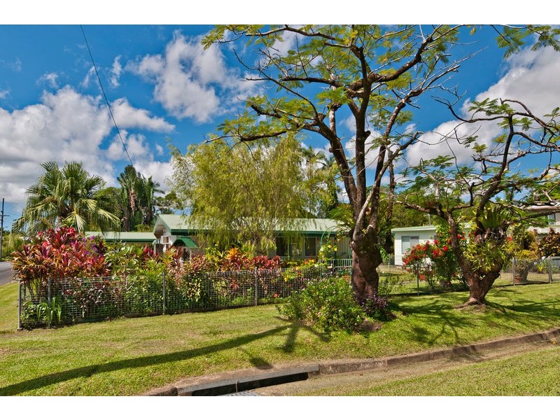 39 Koch Street, Mooroobool QLD 4870