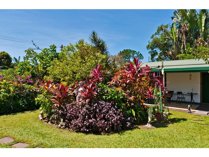 39 Koch Street, Mooroobool QLD 4870