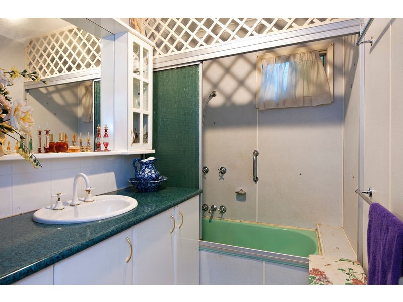 39 Koch Street, Mooroobool QLD 4870