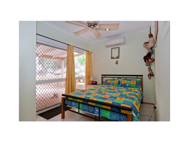 7 Olfersia Court, Mooroobool QLD 4870