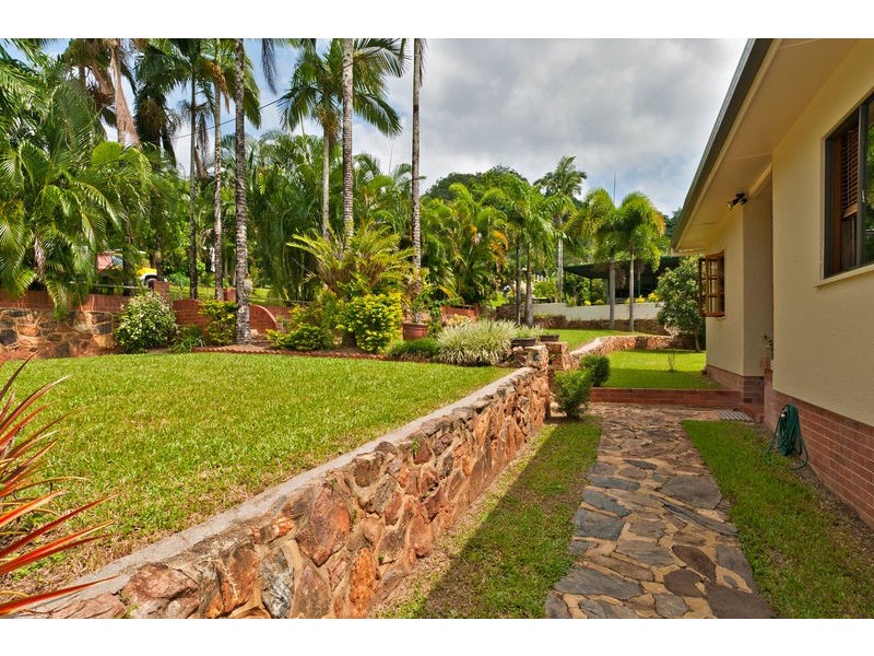 141 Hillview Crescent, Whitfield QLD 4870