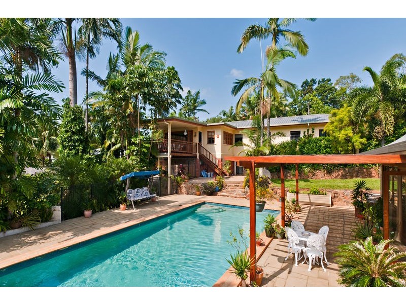 141 Hillview Crescent, Whitfield QLD 4870