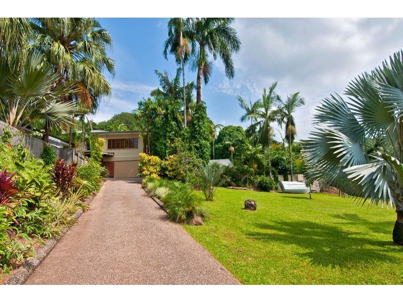 141 Hillview Crescent, Whitfield QLD 4870