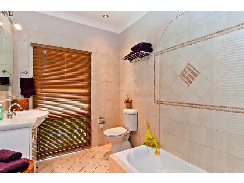 141 Hillview Crescent, Whitfield QLD 4870