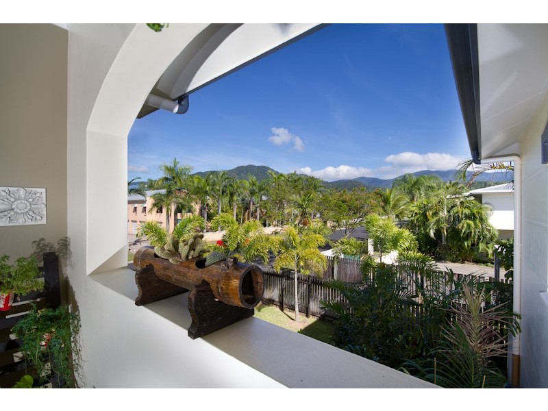 2/28  Springfield Cresent, Manoora QLD 4870