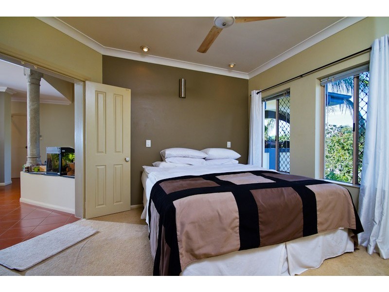 2/28  Springfield Cresent, Manoora QLD 4870