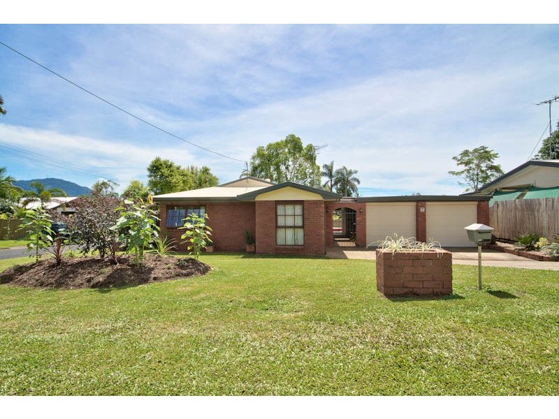 9 Makoo Close, White Rock QLD 4868