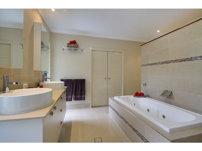 14 Badine Street, Caravonica QLD 4878