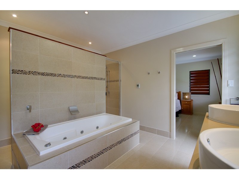 14 Badine Street, Caravonica QLD 4878