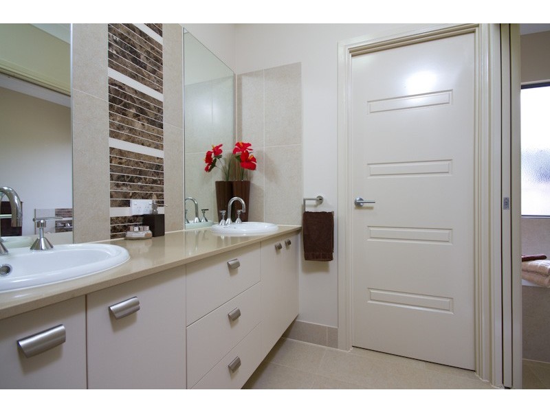14 Badine Street, Caravonica QLD 4878