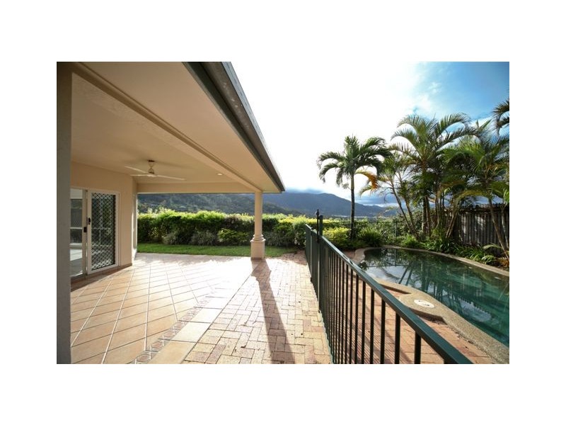 17 Greenock Way, Brinsmead QLD 4870
