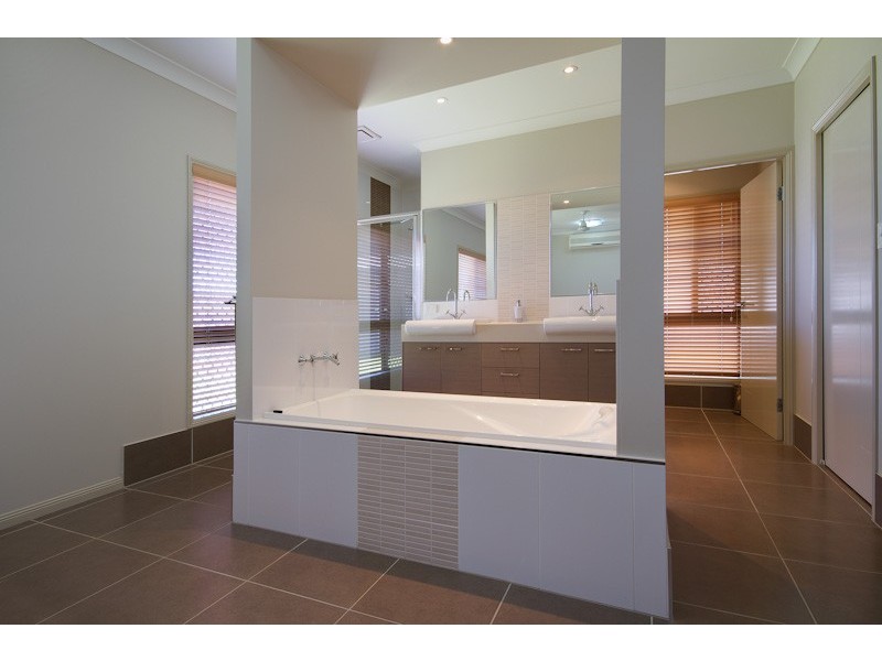 4 Capricorn Street, Bentley Park QLD 4869