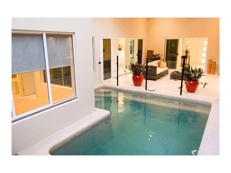 2 Carmelo Close, Whitfield QLD 4870