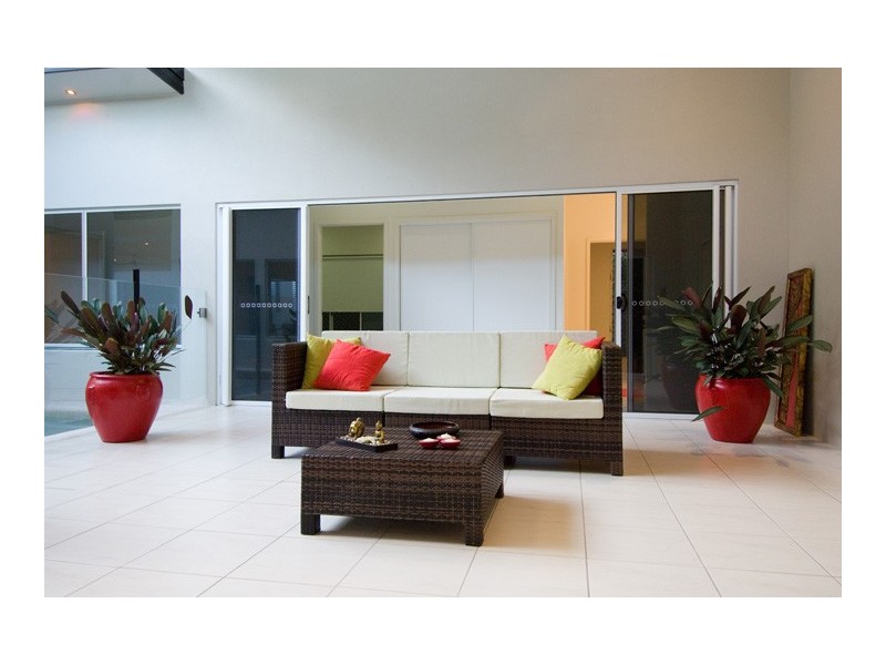 2 Carmelo Close, Whitfield QLD 4870