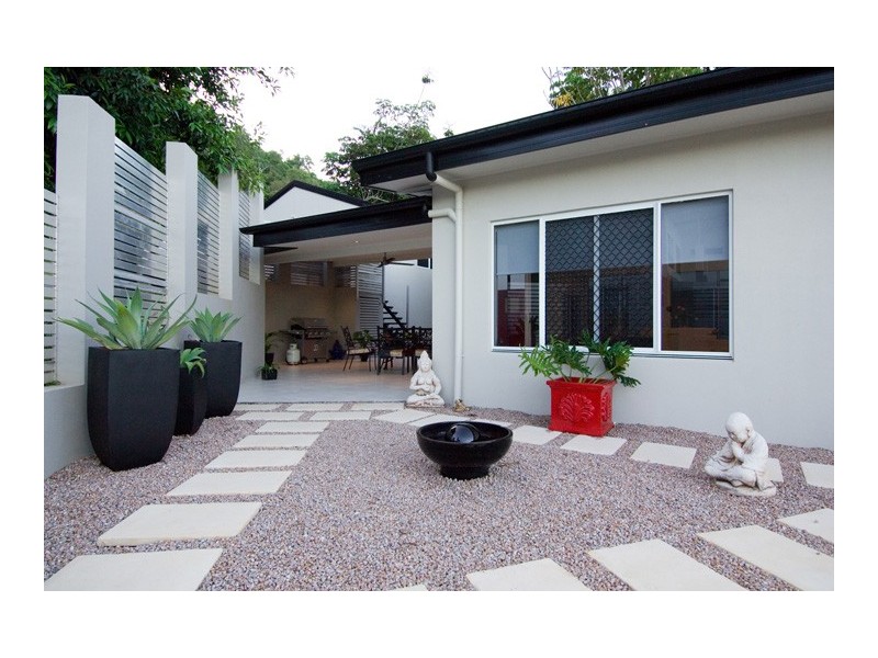 2 Carmelo Close, Whitfield QLD 4870