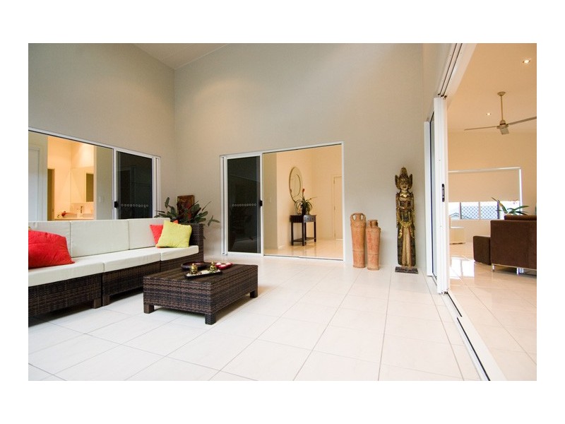2 Carmelo Close, Whitfield QLD 4870