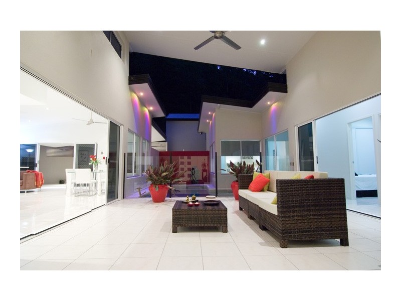 2 Carmelo Close, Whitfield QLD 4870