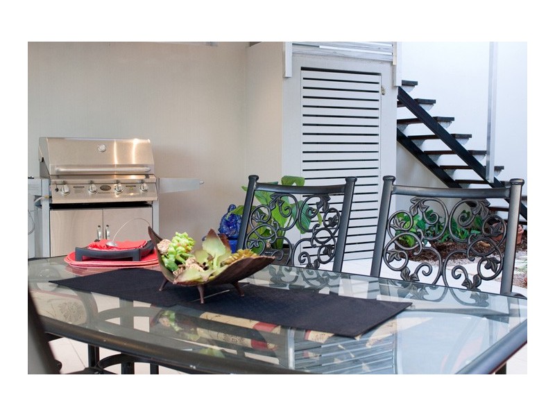 2 Carmelo Close, Whitfield QLD 4870