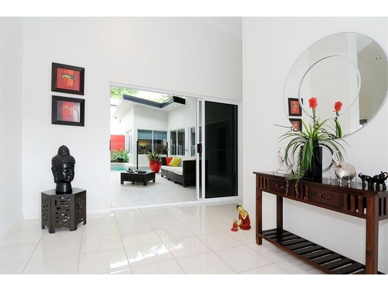 2 Carmelo Close, Whitfield QLD 4870