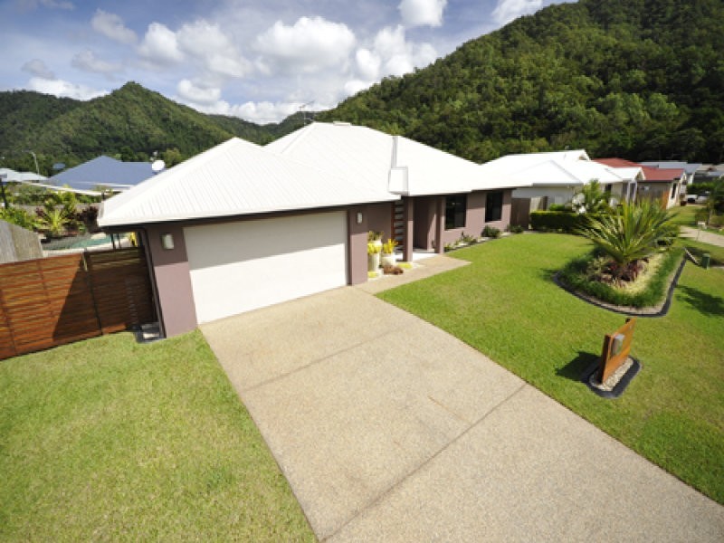 12 Bromell Close, Redlynch QLD 4870