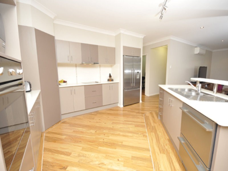 12 Bromell Close, Redlynch QLD 4870