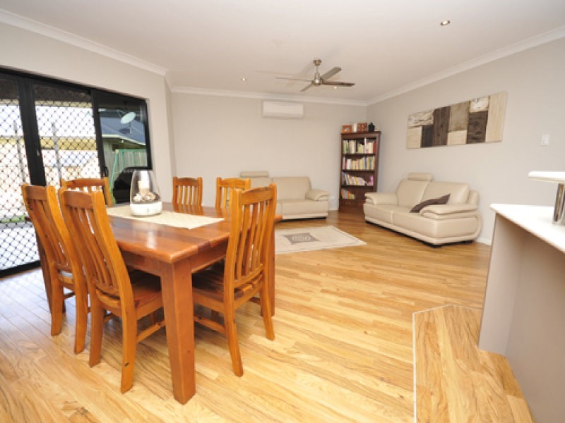 12 Bromell Close, Redlynch QLD 4870