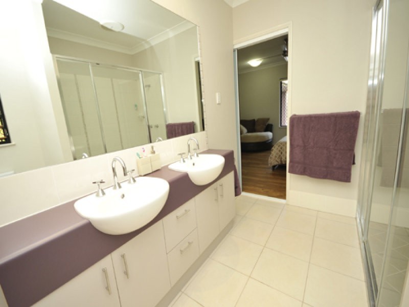 12 Bromell Close, Redlynch QLD 4870