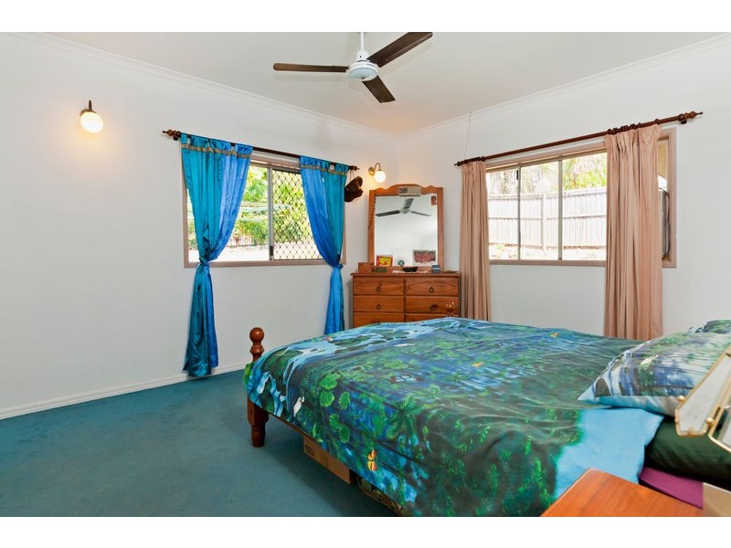 4 Delaney Close, Kanimbla QLD 4870
