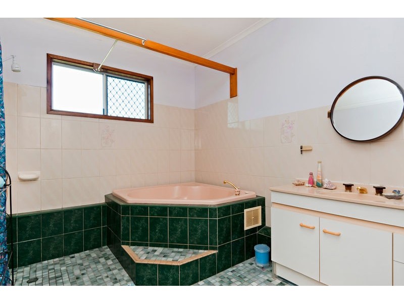 4 Delaney Close, Kanimbla QLD 4870