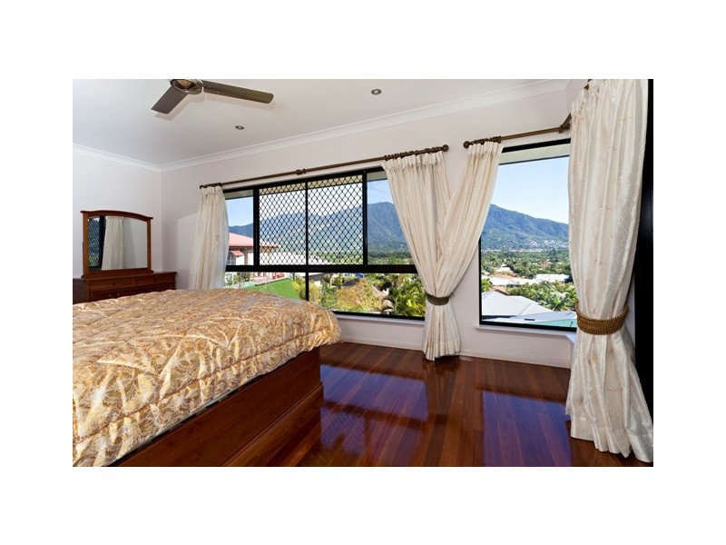 7 Chapel Close, Brinsmead QLD 4870
