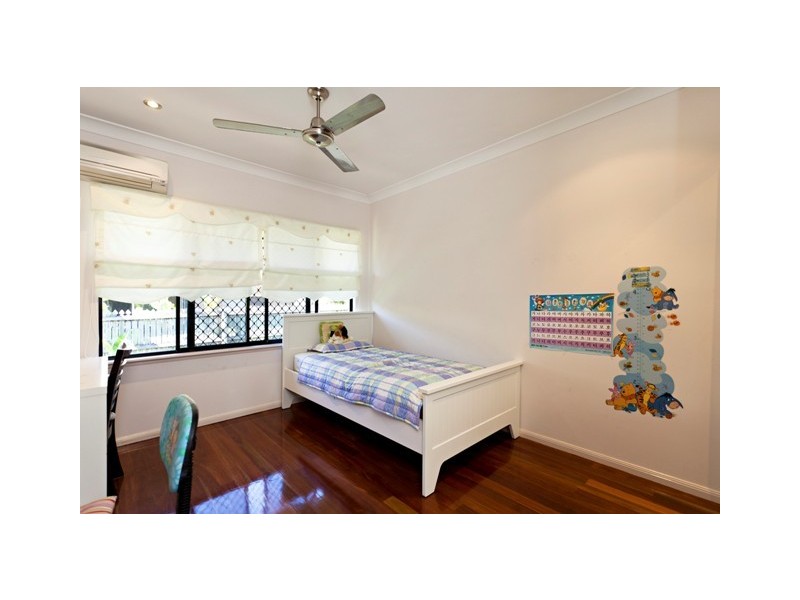 7 Chapel Close, Brinsmead QLD 4870